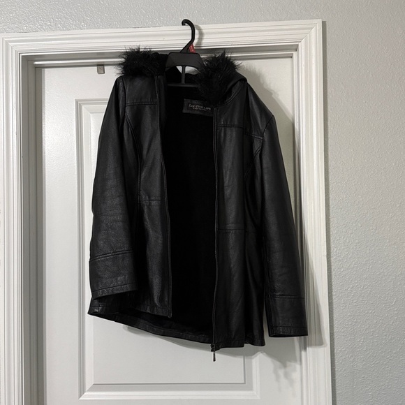 Leather jacket - Picture 2 of 13